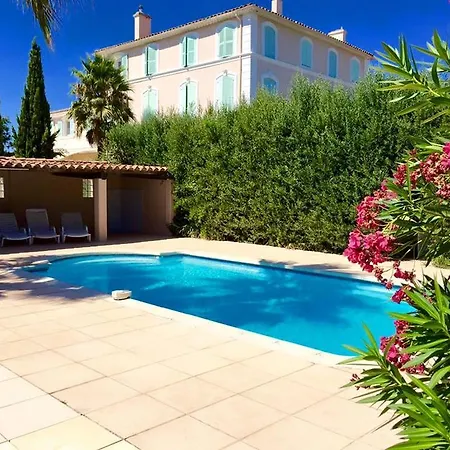 Domaine De L'aufrene Bed and breakfast