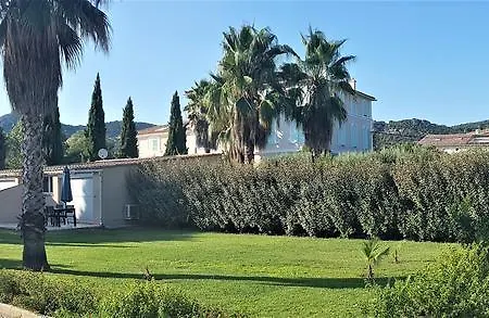 Bed & Breakfast Domaine De L'aufrene