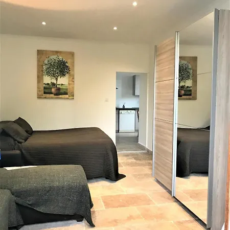 Bed & Breakfast Domaine De L'aufrene
